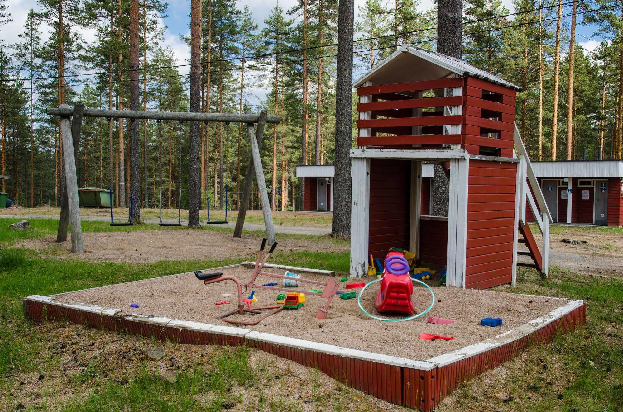 Ahvenlampi Camping Saarijärvi Esterno foto